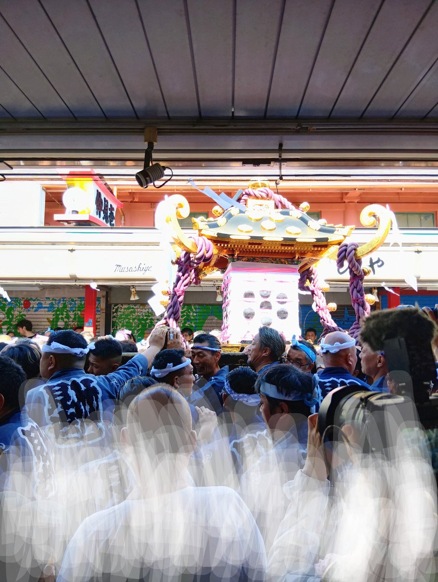 昨日はゴリッゴリの和彫り「刺青」見に浅草「三社祭」行ってきた