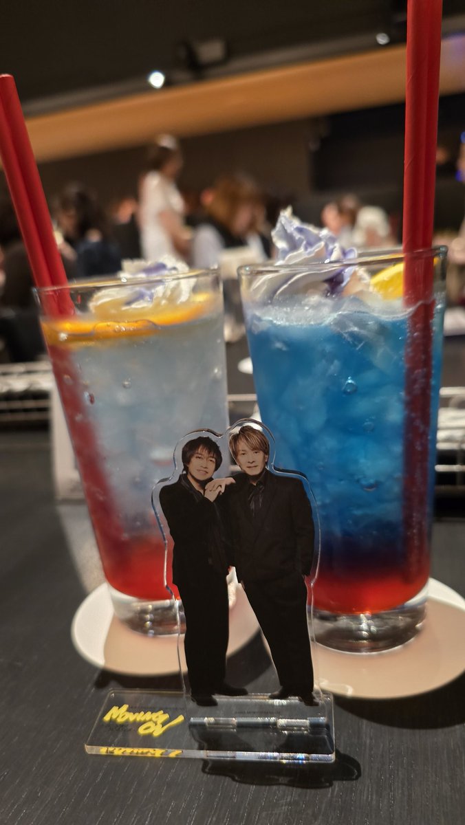 soba_257's tweet photo. 淳くんと寛くんのビルボード横浜でライブ、最高な時間でした✨
大人な空間で生演奏と共に素敵な歌声、迫力あるダンス！もっと見たかったなぁ。
ゲストに内海くん。更に大沢くんが見にいらしていて光GENJIが半数以上集合🌈
7人に近づいてきたね。
#山本淳一
#佐藤寛之 https://t.co/jVywjiIItz
