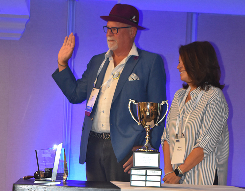 CLLAInforms's tweet photo. Friday at the 132nd CLLA National Convention opened with educational sessions followed by the Annual Luncheon with the swearing-in of new leadership and the presentation of annual awards. Congratulations to Gilbert Singer, the recipient of this year's President's Cup Award! https://t.co/mvQb11qeW5
