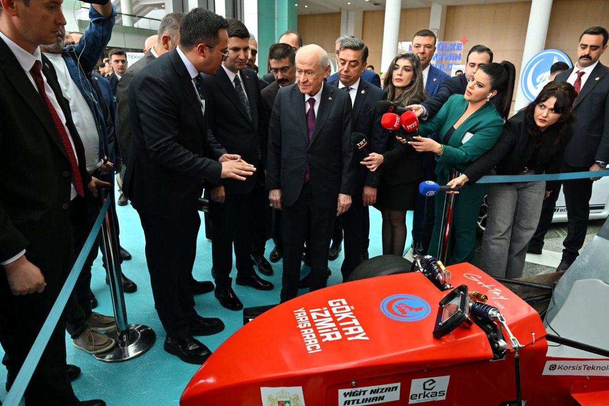 uomaras46's tweet photo. Liderimiz Sayın Devlet BAHÇELİ, Ülkü Ocakları Eğitim ve Kültür Vakfı tarafından ATO Congresium’da düzenlenen #TeknOcak Teknoloji ve İnovasyon Festivali'ne katıldı. 🇹🇷 https://t.co/w3SZdDMd2J