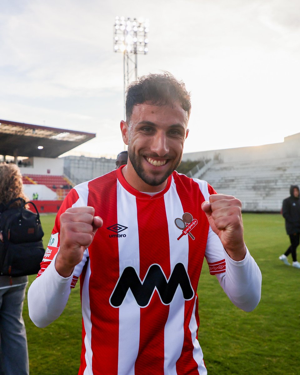 leixoessad's tweet photo. 𝗢𝗻𝗲 𝗺𝗼𝗿𝗲 ☝️

Paulinho Campos estreou-se, frente ao L. Lourosa FC, pela equipa principal da nossa 𝕬𝖗𝖒𝖆𝖉𝖆. Tornou-se o quinto jogador que iniciou a época nos #Sub23 a conseguir tal feito. 💪🤩

#ArmadaDoMar • #LSCxLLFC • #PaulinhoCampos https://t.co/rMzMdyc34l