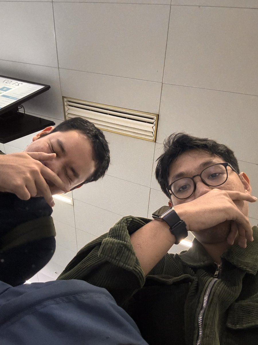 plusz_ultrax's tweet photo. pasangan alay @markriian 😙 https://t.co/gnavXSYP77