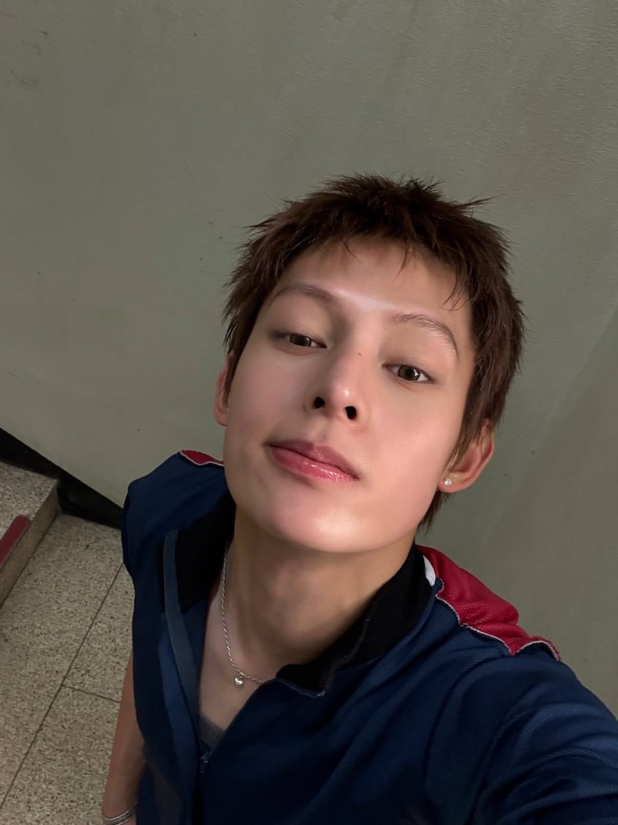 yumiecb's tweet photo. 我现在需要用核武器来保护我的心肝赵雨凡了🤯😤#James #赵雨凡 https://t.co/lrDxdfoh6j