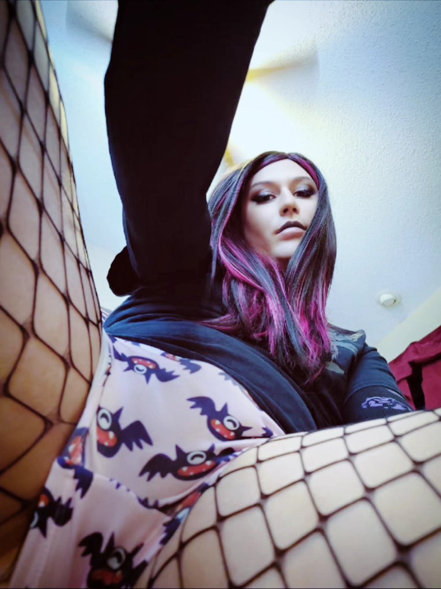 PrincessNess128's tweet photo. When you call my name, it's like a little prayer. I'm down on my knees, I wanna take you there. So. Whatcha doin down there baby? 🥰😘🏳️‍⚧️

#transgender #tgirl #transgirl #transfemme #transfemale https://t.co/WsF1oT3Dnf