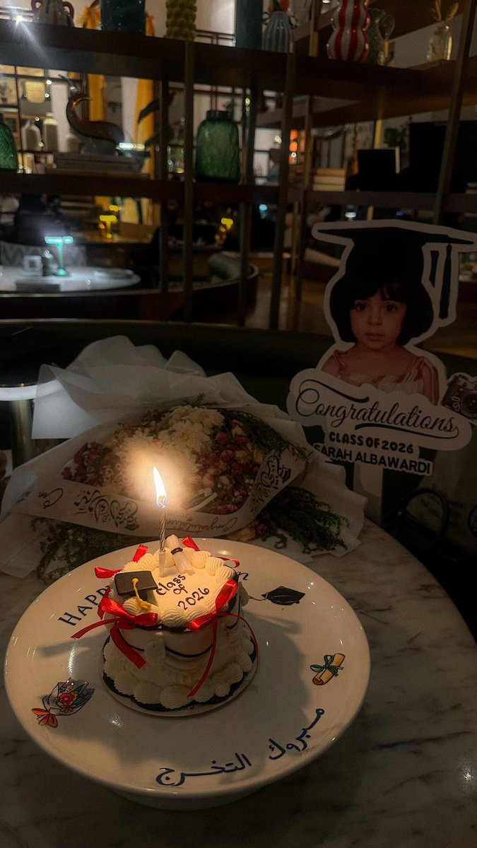 avqjl's tweet photo. 16 May 👩🏻‍🎓✨
لم تكن الرحلة سهلة، لكن الله كان ألطف من كل الصعوبات، وأكرم من كل المخاوف، وأقرب من كل لحظة ضعف 🤍

اللهم لك الحمد على لطفك الذي رافقني في كل خطوة،

تم بحمد الله تخرجي بمرتبة الشرف الأولى و حصولي على الطالبة المثالية على مستوى كلية التصاميم والفنون 🎓✨ https://t.co/hFzx1AbcLv