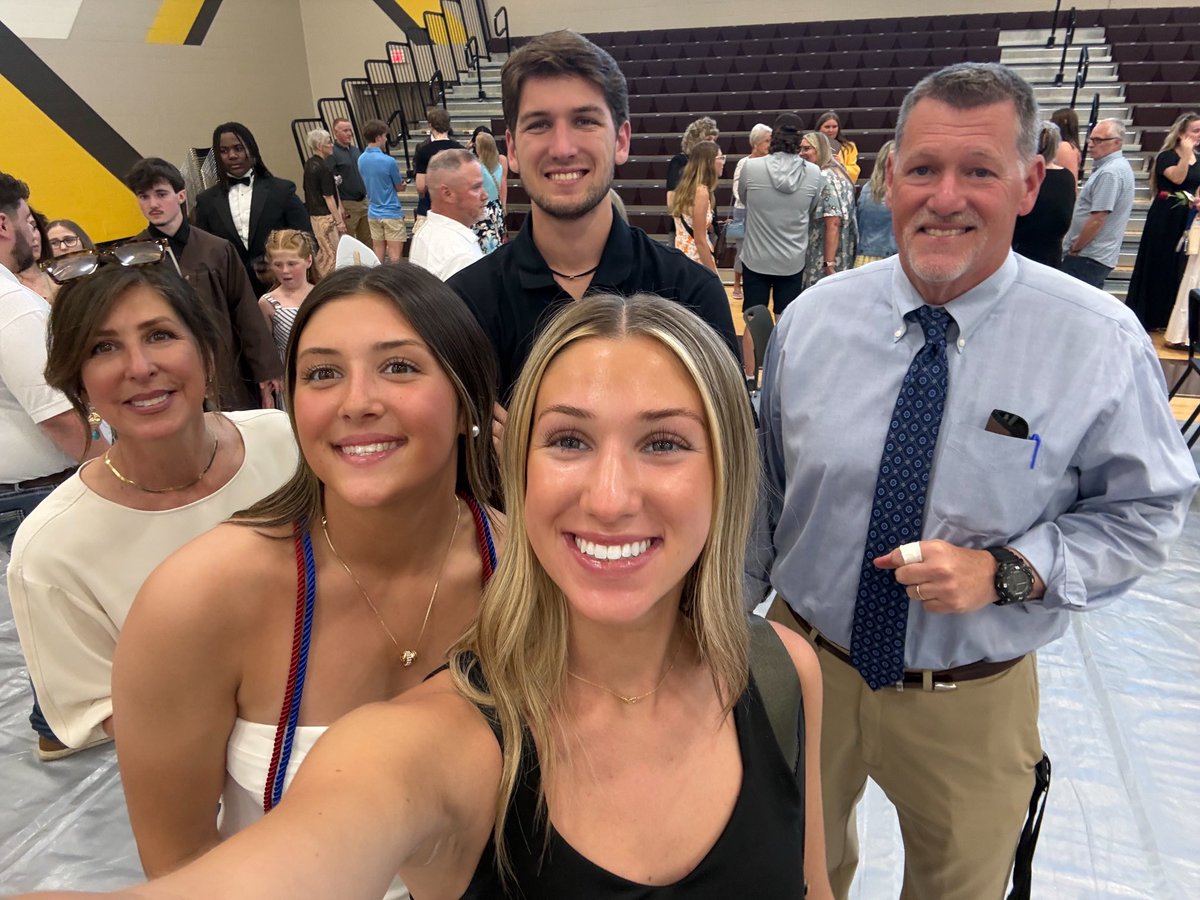 CoachFincham's tweet photo. Congrats to Annie and the class of ‘26! Good luck in the tournament. #cougz https://t.co/71ZZBHyn9t