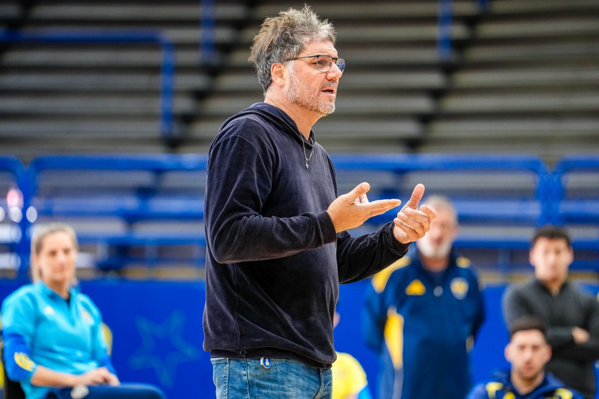 BasquetBocaJrs's tweet photo. El último fin de semana, Juan Antonio Abdala (ex jugador de básquet), brindó una charla para los y las jugadoras de formativas sobre la relación al consumo de sustancias y el deporte.
El encuentro incluyó su testimonio para prevenir, informar y concientizar sobre una problemática muy compleja que atraviesa a nuestra sociedad. 

Agradecemos a Juan por su tiempo, su amabilidad y a @santiagoscala por haber impulsado el encuentro con nuestros chicos.

🫂