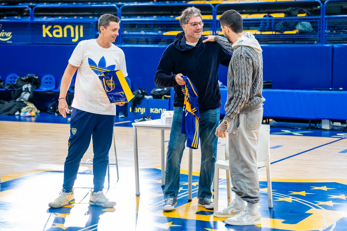 BasquetBocaJrs's tweet photo. El último fin de semana, Juan Antonio Abdala (ex jugador de básquet), brindó una charla para los y las jugadoras de formativas sobre la relación al consumo de sustancias y el deporte.
El encuentro incluyó su testimonio para prevenir, informar y concientizar sobre una problemática muy compleja que atraviesa a nuestra sociedad. 

Agradecemos a Juan por su tiempo, su amabilidad y a @santiagoscala por haber impulsado el encuentro con nuestros chicos.

🫂