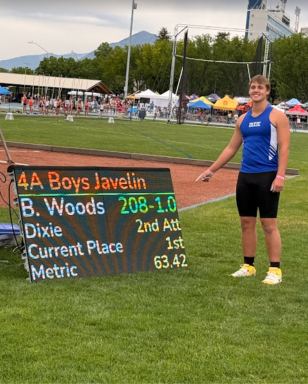Bristol_Woods46's tweet photo. Happy to announce that I have officially broken the Utah 4A State Record in the Javelin! I want to thank all my coaches BrianHickman and Emilee Jardine and my Brother @sarkis_woods. Shout-out to my training bud Tommi Illoa, got 6th!
#Javelin #StateRecord #Athletics #FieldEvents https://t.co/jB7SapZJqS