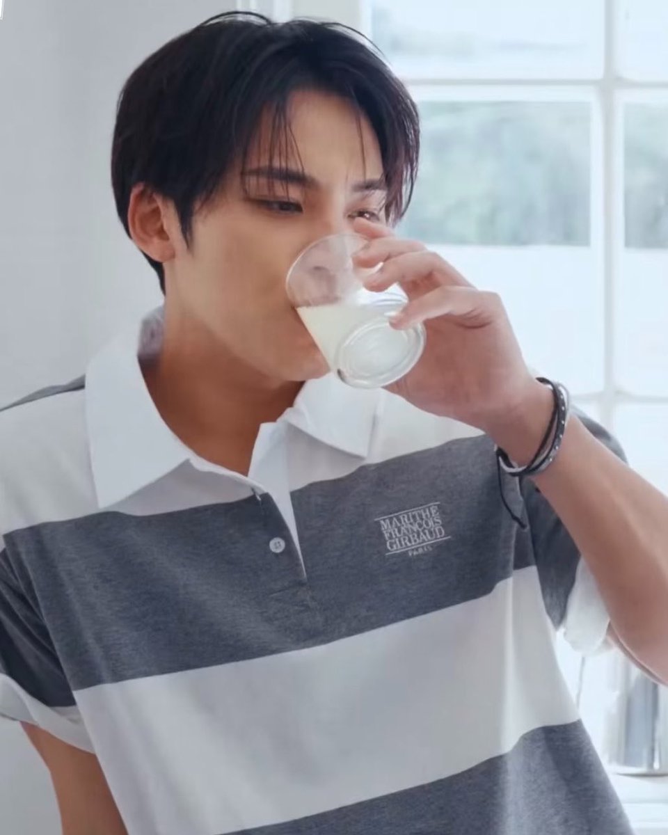 mingyuip's tweet photo. Jangan lupa minum air yang banyak 😉 https://t.co/kCDKiBYWHq