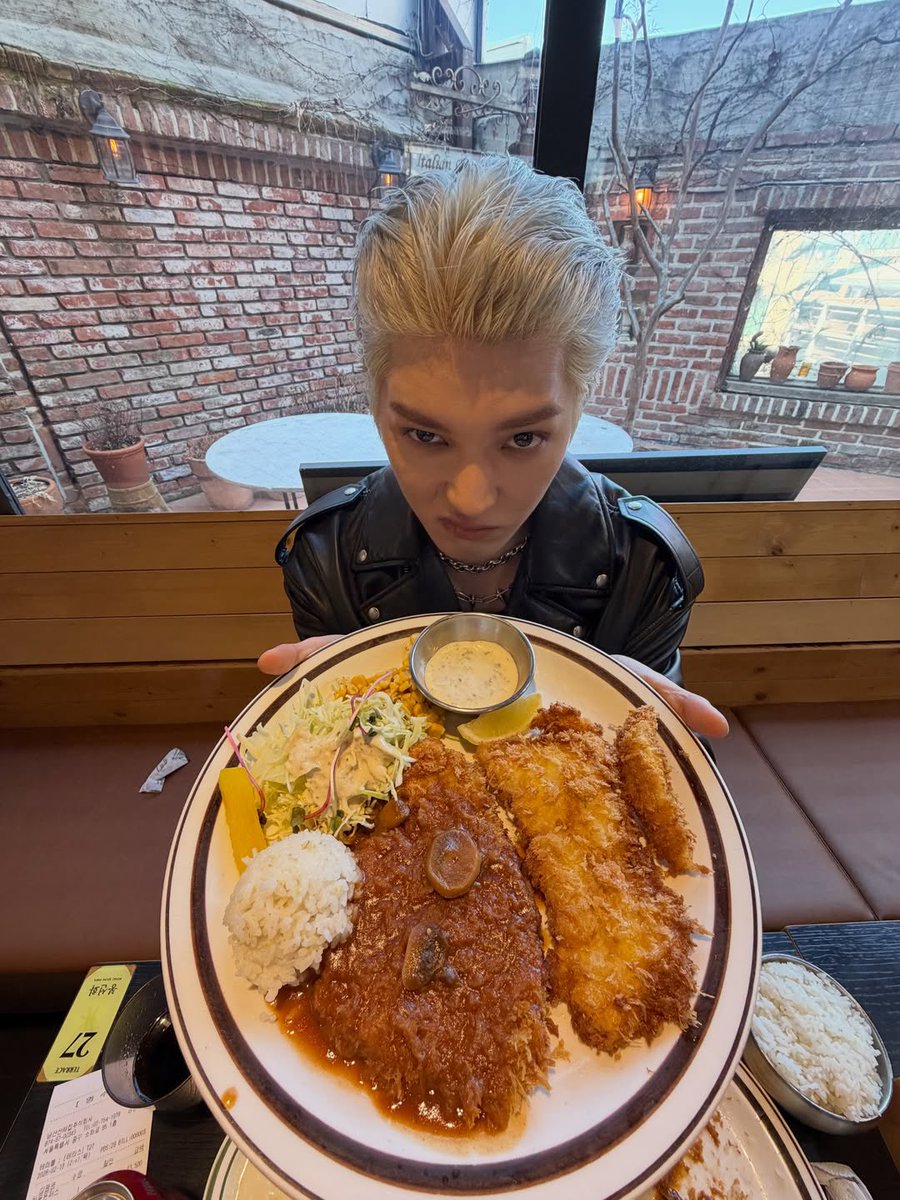 TAEYONG TH tweet media