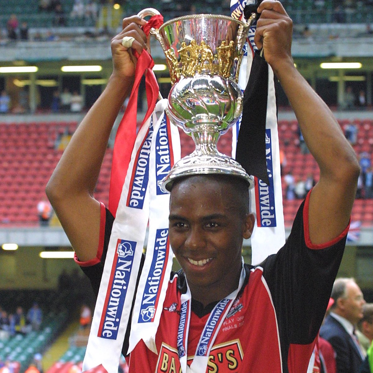 WFCOfficial's tweet photo. A man adored by us all and one who lives and breathes Walsall FC.

Thank you for everything Darren - the true definition of a club legend! ❤️