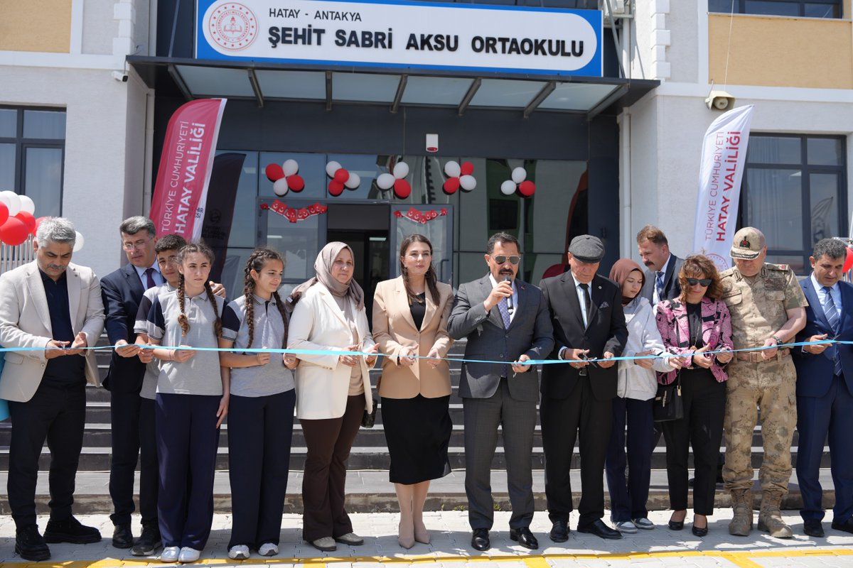 hataymem's tweet photo. Şehit Sabri Aksu Ortaokulumuzun açılış töreni, Sayın Valimiz Mustafa Masatlı'nın katılımıyla gerçekleştirildi. 

https://t.co/zJE2n9aU97

#hataymem
#eğitimhatayanefesoluyor https://t.co/OWlfZE1QYx