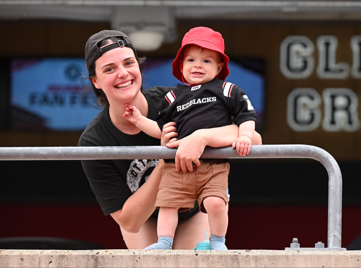 REDBLACKS's tweet photo. fan fest 2026 was a special one ♥️
thanks to our members of RNation who enjoyed samples from the food & beverage menu this season from @tdplace_Levy, saw exciting on-field play, and got to meet the players!
see you for our pre-season game on May 29 vs. @MTLAlouettes 👋 https://t.co/05woHSony1