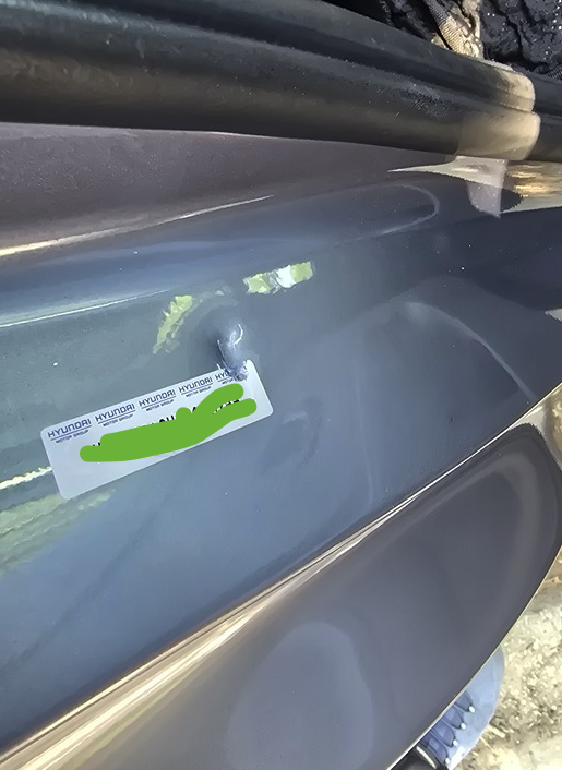 BarakEpstein's tweet photo. Did you know that @lyft can charge you $150 for 'clean-up' based on the say-so of a driver, and with a very cursory review?
I was sent the attached photos and told that I had made a 'mess'. They seem to show the inside of the car door. Lyft could not explain what this 'mess' was. https://t.co/531jnHuuuY