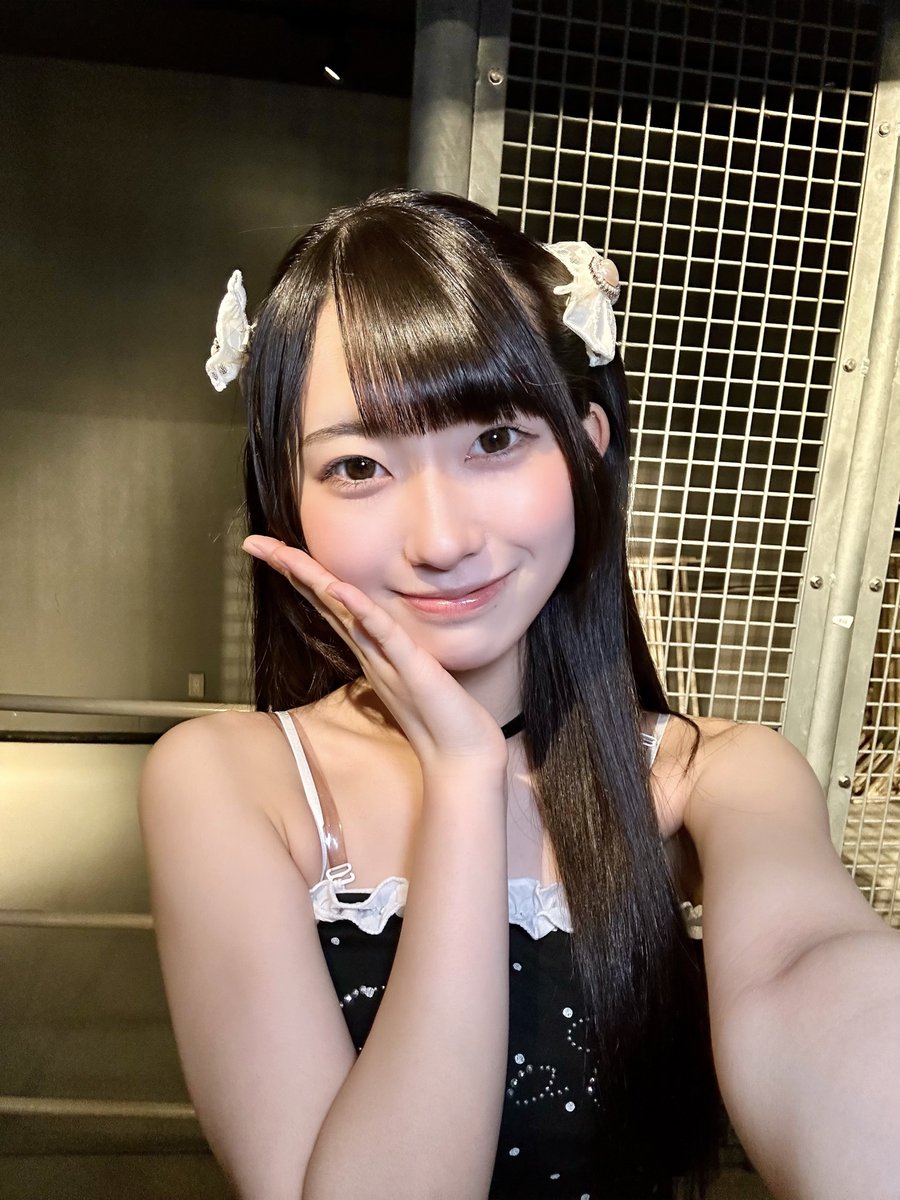 17ueda's tweet photo. 2026.5.17 ストフェス SIDE-B 2026
会場：Zepp Namba
かんなちゃん(@j_kiss_kanna )
こっちゃん(@yukimoto_ko )
さーたん(@j_kiss_sae )

Zeppなんばの2階席から見るジャンキスも新鮮でしたけど、ステージから見る2階席も新鮮だったようで…

#秋月柑七 #雪本恋百 #平川咲衣
#JumpingKiss #ジャンキス https://t.co/QMGF76BOXY