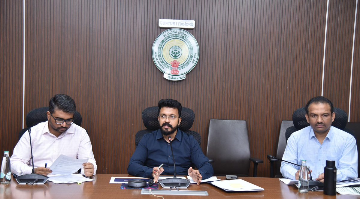 Guntur Collector tweet media