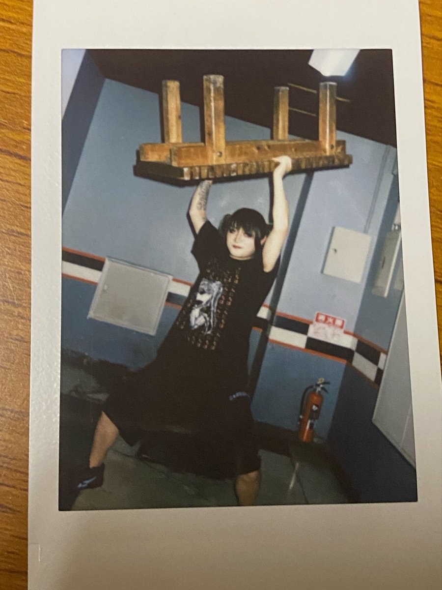 鮮血A子ちゃん 墓荒らしあさひ tweet media