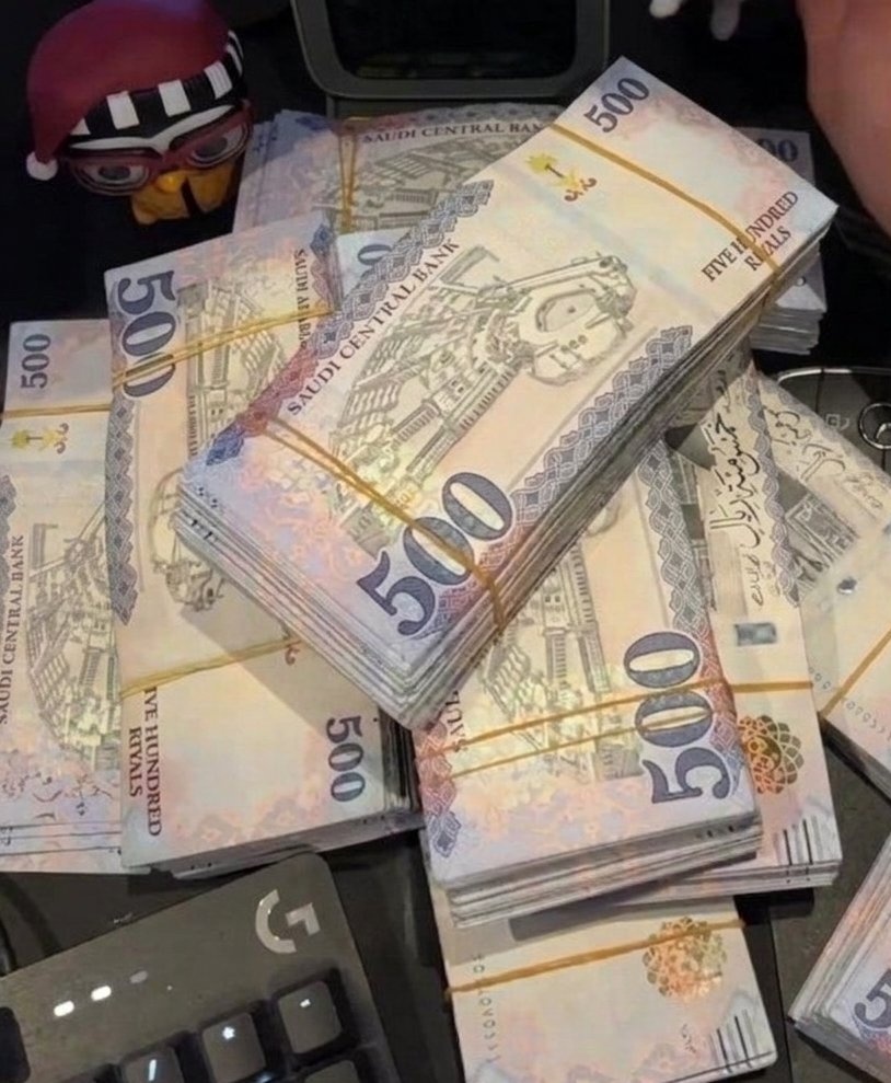 AlamyrhHst69030's tweet photo. كن صريحاً ❓🤔

4،000،000 مليون ريال سعودي 
هل يمكن للمبلغ .. أن يحل كل مشاكلك 💵

أ. نعم // ب. لا https://t.co/42ePn1zBSV