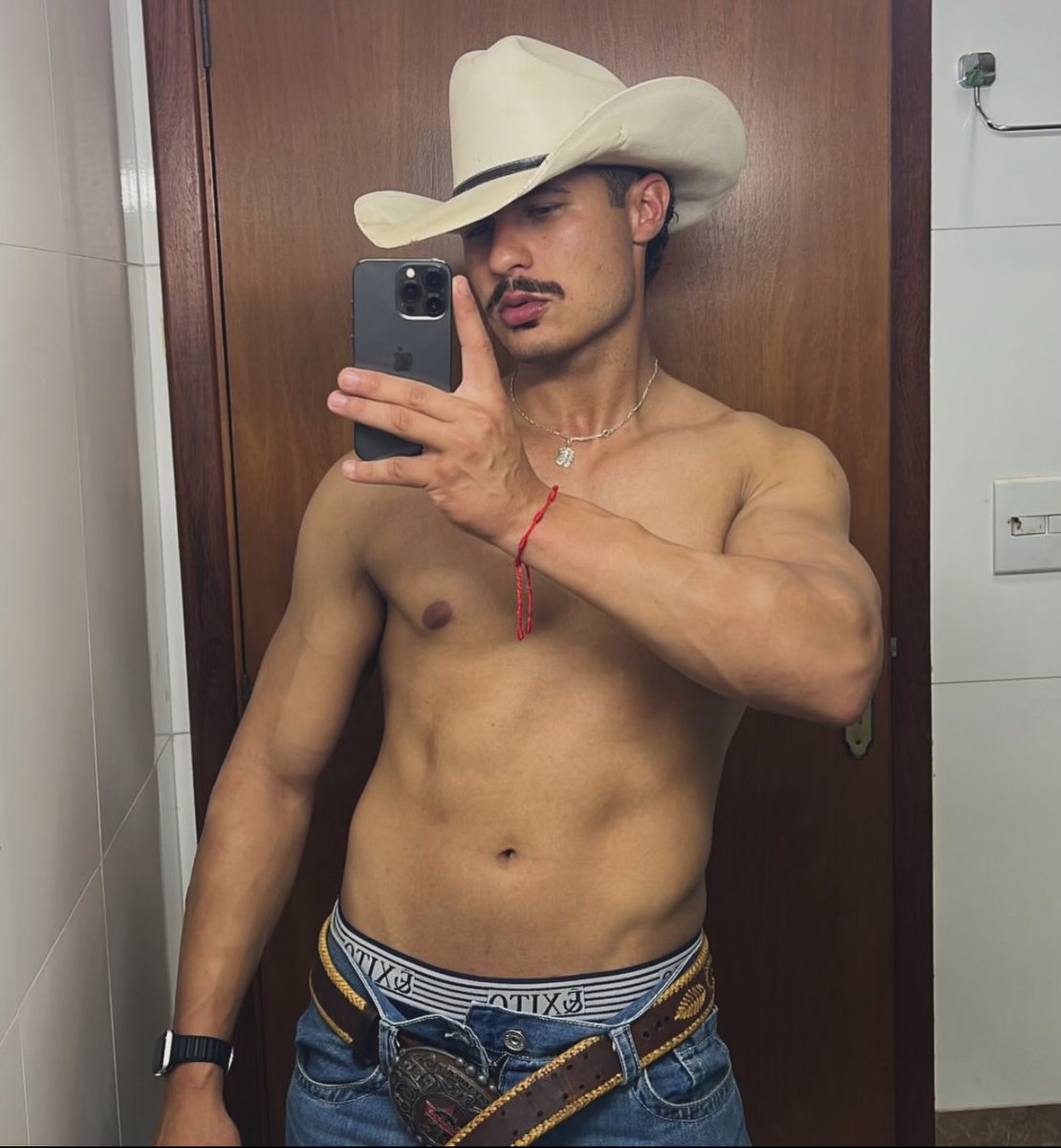 Alejandro_under's tweet photo. https://t.co/ZKzpWKuE3F