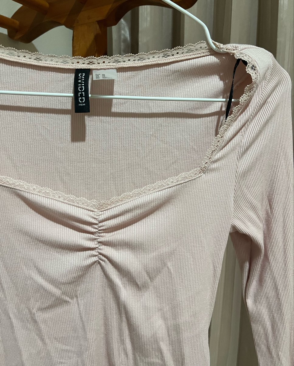 dearNplease's tweet photo. เสื้อยืดแขนยาวชมพู H&amp;M  (ใส่ครั้งเดียว)                

size : xs(34) อก 31-32                 
price : 90฿  

ไม่มั่นใจสีทักมาขอดูเพิ่มเติมได้ค่า https://t.co/KSyATz0du3