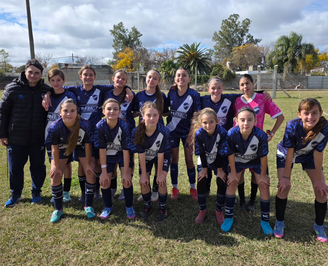 clubbenhur's tweet photo. ⚽️ #Femenino. Este domingo, las #Lobitas disputaron una nueva jornada del torneo de Liga Rafaelina. #BenHur visitó a Sunchales Cicles Club.
👎 Sub12 4-1
👊 Sub14 1-1
#VamosBenHur 🔵⚪🔵 https://t.co/pSI0NDTTgD