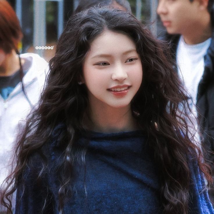 kiiiyuriii's tweet photo. does starship know we #LOVE this hair too . . her natural hair was so healthy and beautiful https://t.co/Qp43EPcGxf