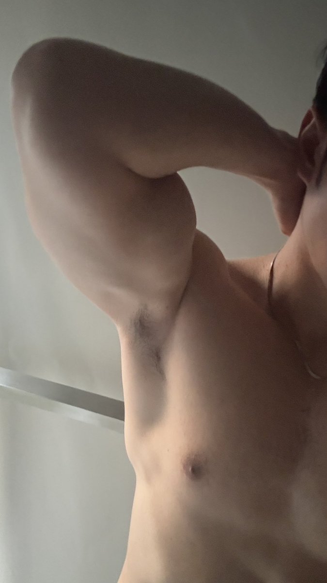 alvingoooo's tweet photo. Post-workout musky pits >>>>

https://t.co/k4CUJkaVpV https://t.co/fDMv5FvMjI