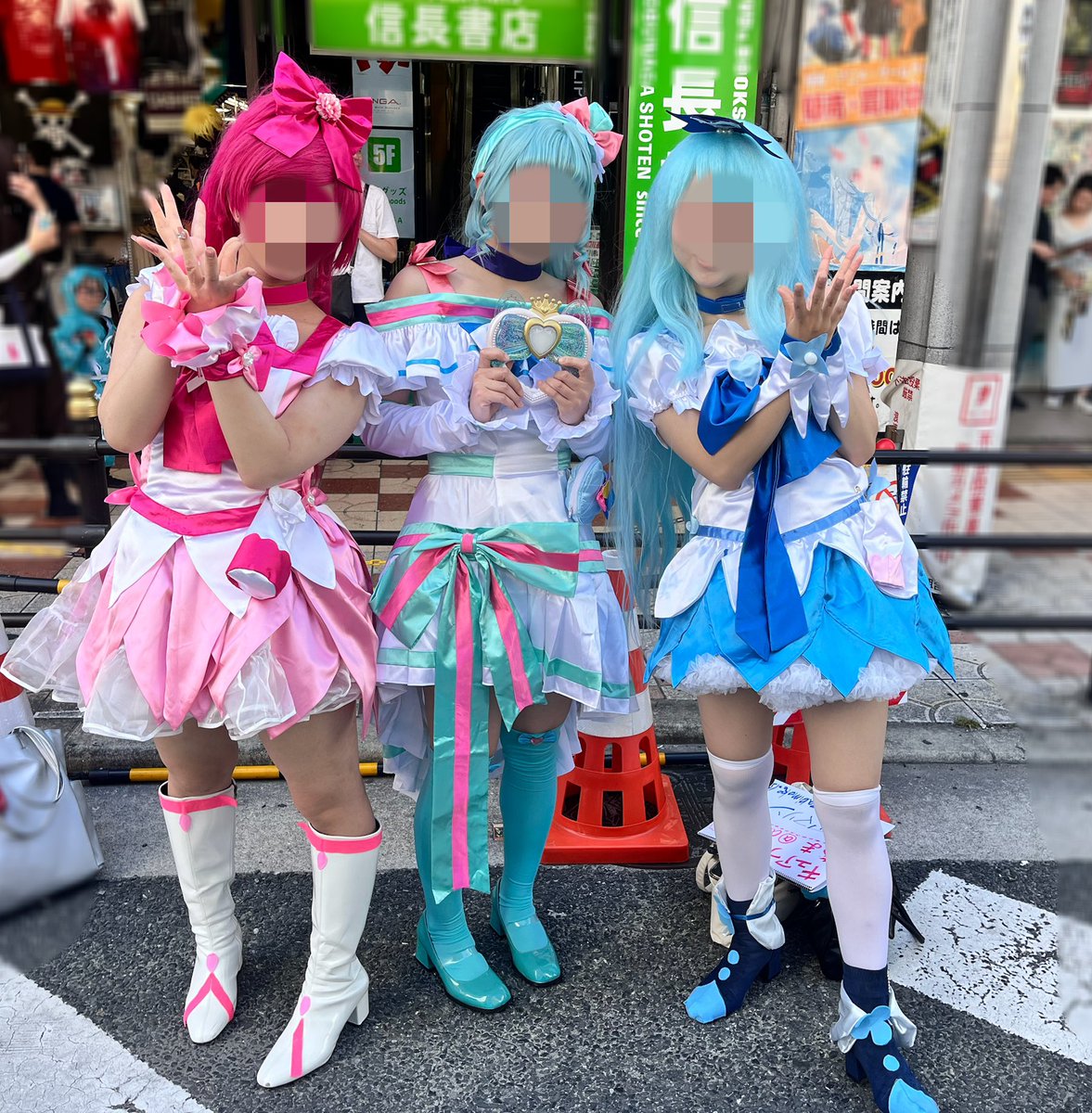 Noncuram's tweet photo. 私はなぜ名前を聞かないのか😂

キュアブロッサム🩷×キュアマリン🩵
お二人ともとても可愛くて人柄の良さが伝わりました♪

撮って頂きありがとうございました💚🐈 https://t.co/mkXpjUvjfh
