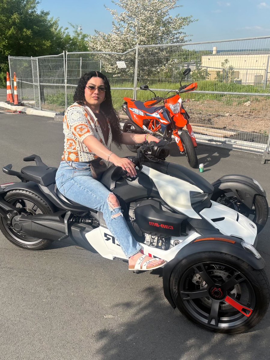 La Muñeca👅 tweet media