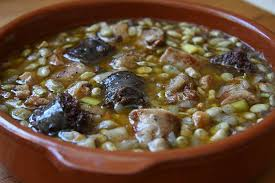 JessLlad's tweet photo. Allí faré faves a la catalana - l'ataca la seva fera filla.

@rosaigd @mariusserra @msunyol @jsolec @ForsLluis @mllauger @MBardagil @JordiMarqui @Pablo_J_Alsina @limonhero @labreveverbal @Si1vio @liamg11t https://t.co/CTDQ03iSCb