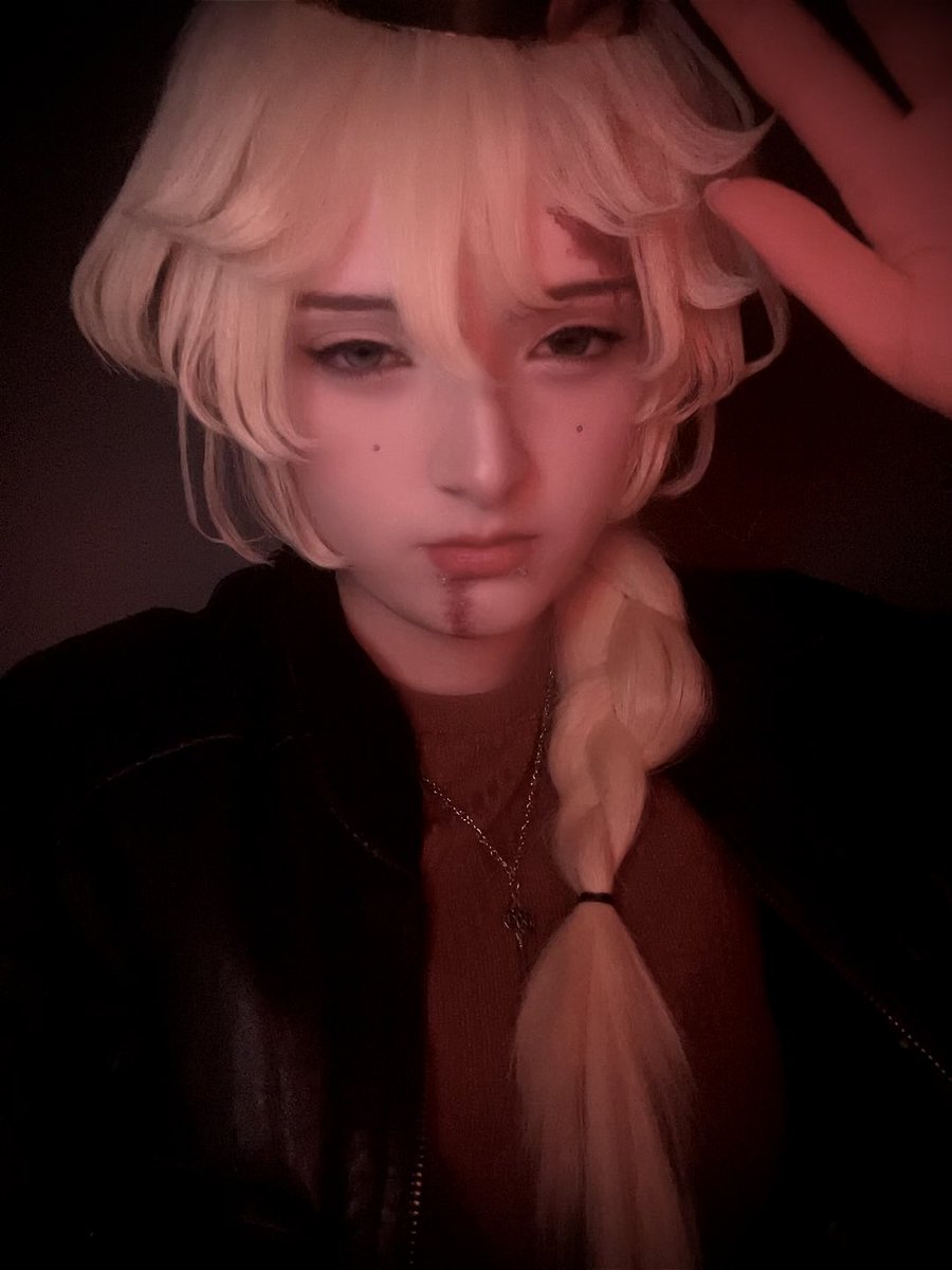 ellie ༊₊ ⊹ tweet media