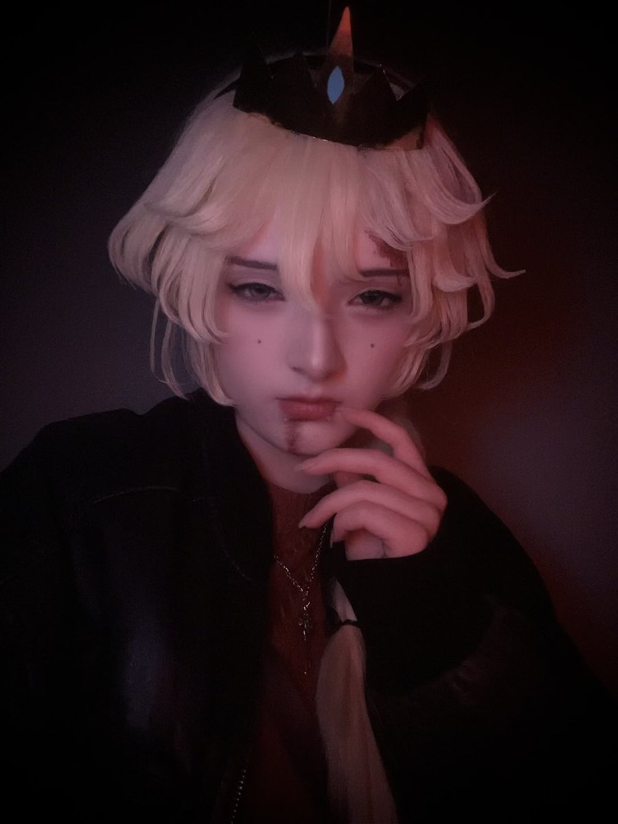 ellie ༊₊ ⊹ tweet media