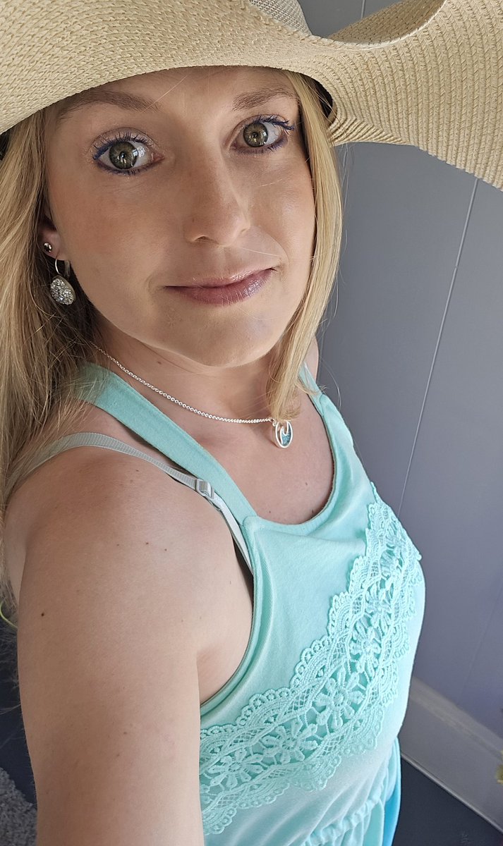 Sarah 👩🏼🍳🌼🐱💅🥥💄🦙 tweet media