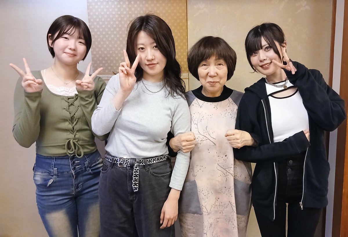 hagimonday's tweet photo. 生放送終了後は ことに大和家さんでお食事をしながら、ラジオ生放送の反省会(打ち上げ)と女子落語イベント「北の女子力」の打ち合わせを行いました

今年度最初の「北の女子力」は6月30日(火)18:30からことに大和家で開催予定です！(詳細は後日発表いたします)
お楽しみに！ https://t.co/FzSYZVMMku