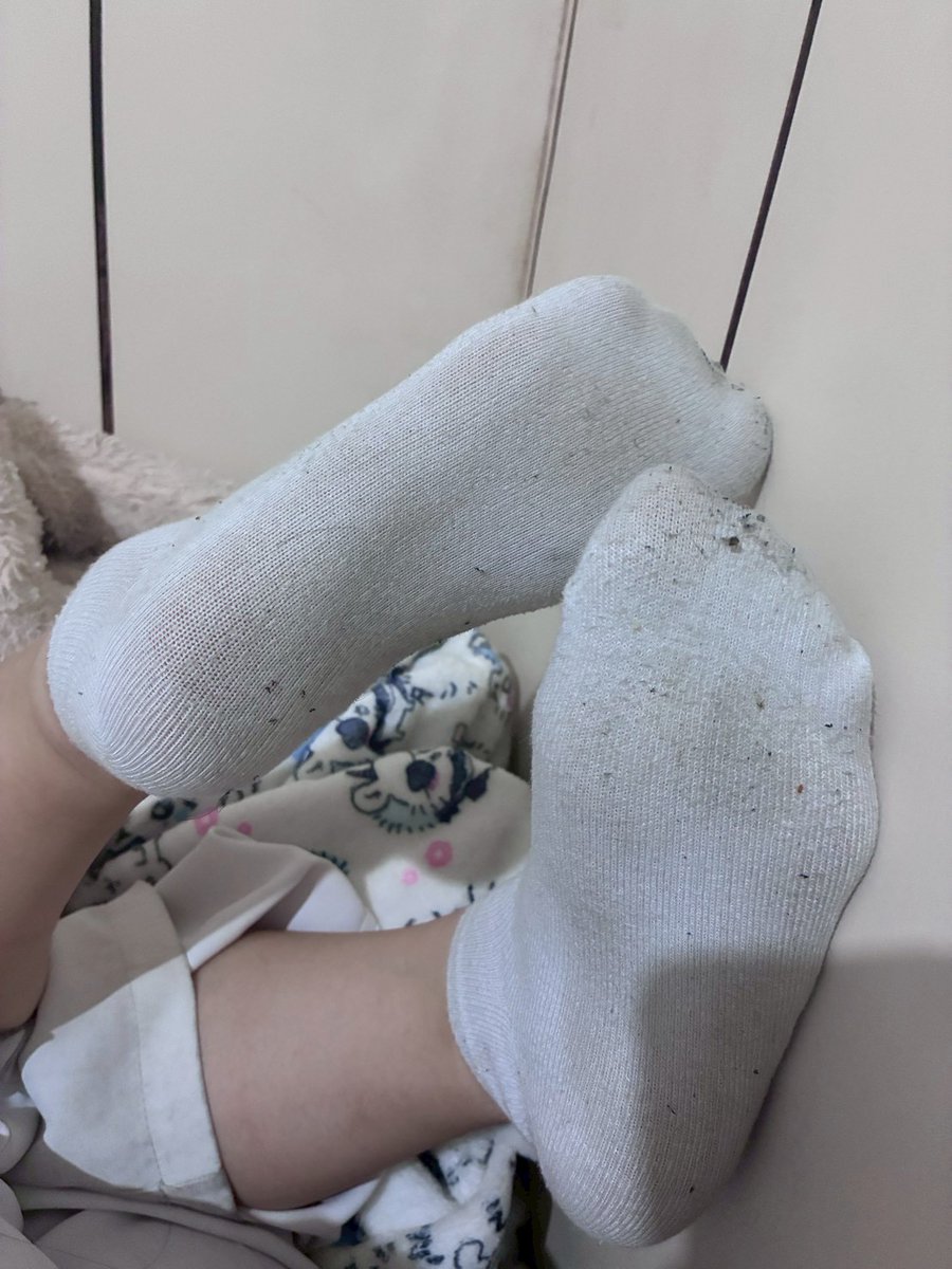 Mowe_Fetish's tweet photo. 今天的白色襪襪底😽🐾髒髒的
走了一整天吸滿汗味🙀這天氣真的太容易流汗惹 https://t.co/anZEXYJNwA