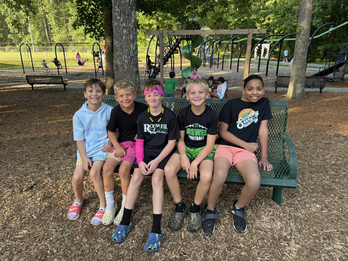 MrsBadali's tweet photo. Park day for 3rd grade! 
#RNEGREATTHINGS https://t.co/lqBXhejlEM