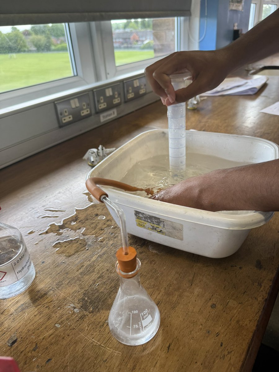 DerbyHighSci's tweet photo. Today, our Year 10 Triple Science class completed our effect of concentration on rates of reaction investigation. It led to some wet desks, but students completed the practical and practiced method planning! https://t.co/QGLUeqPUhn