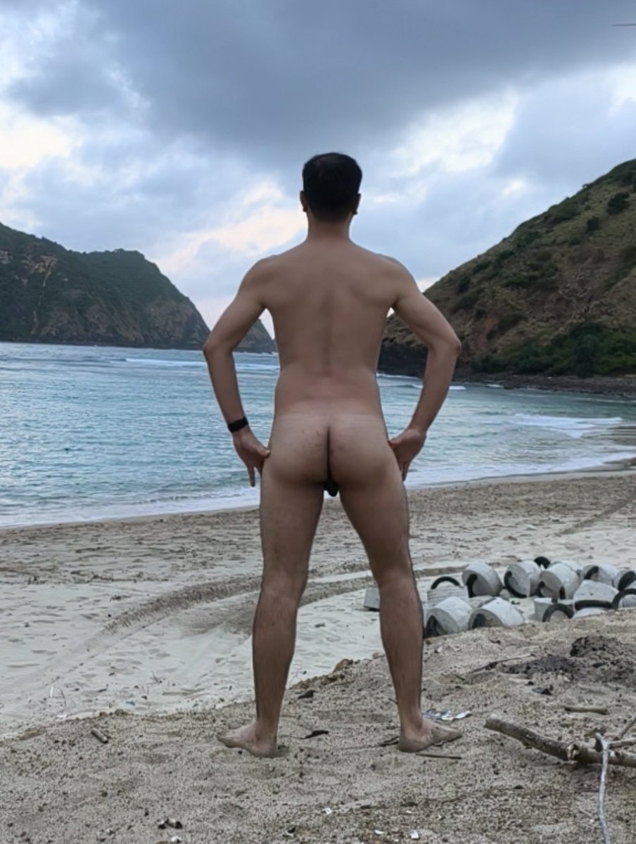 GaySlaveTrainin's tweet photo. @koonsss @Ad0niself Taking in some vitamin D too https://t.co/ivBj4Lz7FL