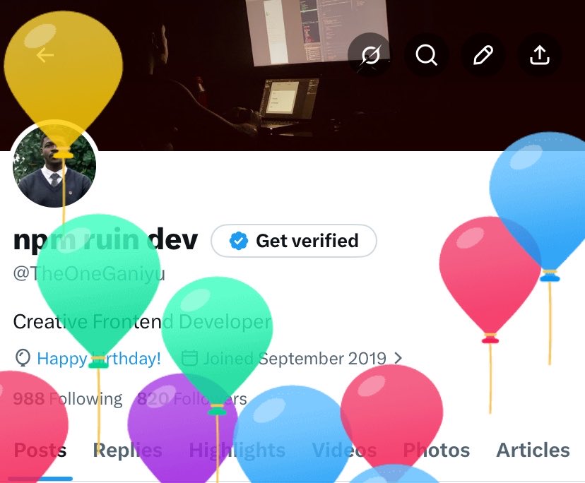 TheOneGaniyu's tweet photo. Aye Balloons 🎂 https://t.co/OTWfZt6XVf
