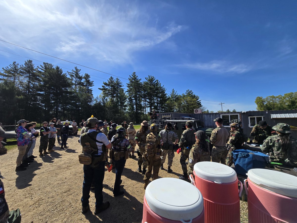Winters_83's tweet photo. Another Great Milsim at action sports wisconsin 

#survivalgame
#airsoft 
#milsim https://t.co/wg17gvQDuj