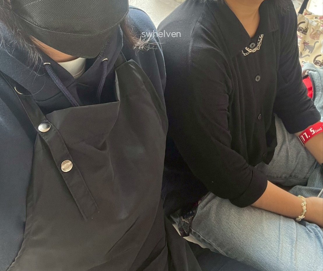 swhelven's tweet photo. Mitsuki (her cosplay) but with masc (me) hehe #cosdate https://t.co/MpXkLc0jVg