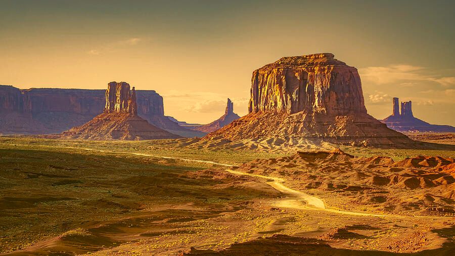 joancarroll's tweet photo. Late Day View of Monument Valley! https://t.co/LvQRMic2qZ #monumentvalley #johnford #desert #buttes #rockformations #dramatic #rugged #landscape #landscapephotography #textures #westernusa #southwest #artforsale #wallartforsale #giftideas @joancarroll https://t.co/Uqhhxaf8dS
