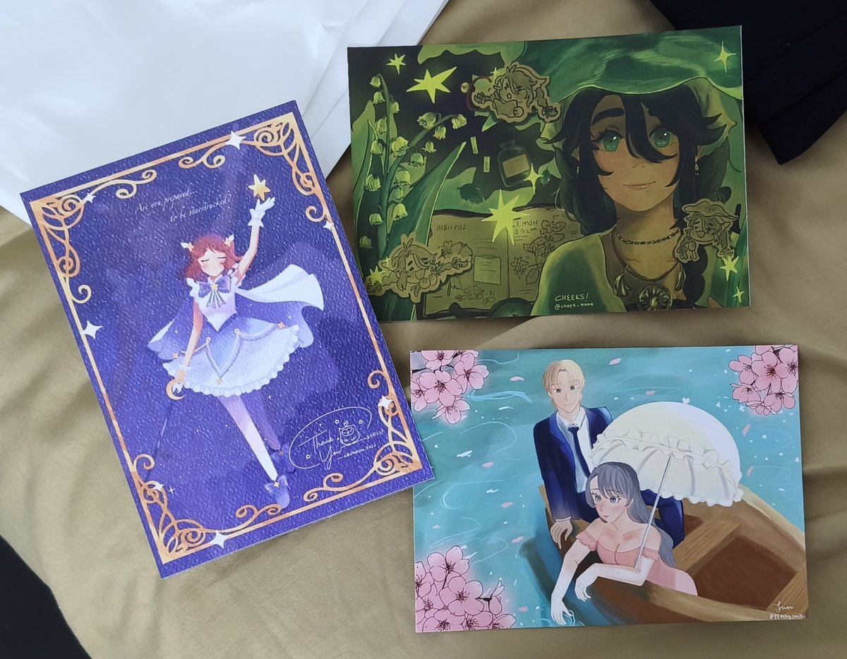 lieuenn's tweet photo. sama ini!! omg

I didn't even go to d1 but met up with moots and they gave me these 😭😭🤲 tlg kabari jg kalo ada rencana ketemu ((atau aku titip oc printsnya ke jun,, https://t.co/LtnU5GlK45