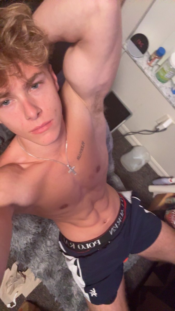 itsgaryboy's tweet photo. Got way too turned on staring at myself in the mirror… couldn’t stop  😈 Wanna give me a hand next time? https://t.co/l4iPTT7JBy