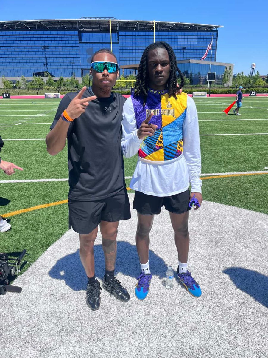 SamirEdwardsDa1's tweet photo. I had a great experience at flight school,thankful for the opportunity!! @UANextFootball @TheUCReport @JJettas2 @Coachmessay @CoachJdubSFA @kdawg2certified https://t.co/3Mu4BV8Khn