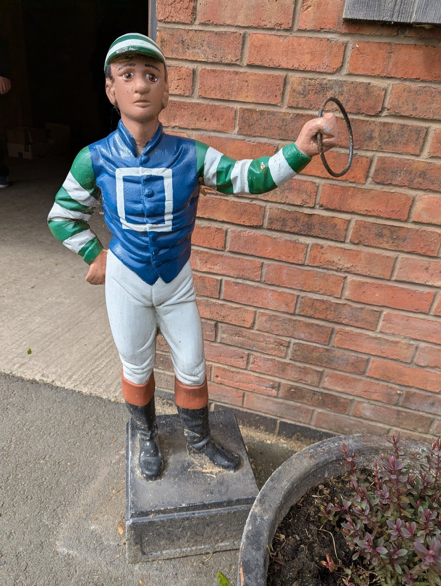 StromsholmLtd's tweet photo. We’re honoured that you had such impressive success using #Kerckhaert &amp; Stromsholm products throughout the season. Thank you also for your generous hospitality &amp; we wish you the very best of luck for the season ahead! @DSkeltonRacing #horseracing https://t.co/WlF1qWBbRc