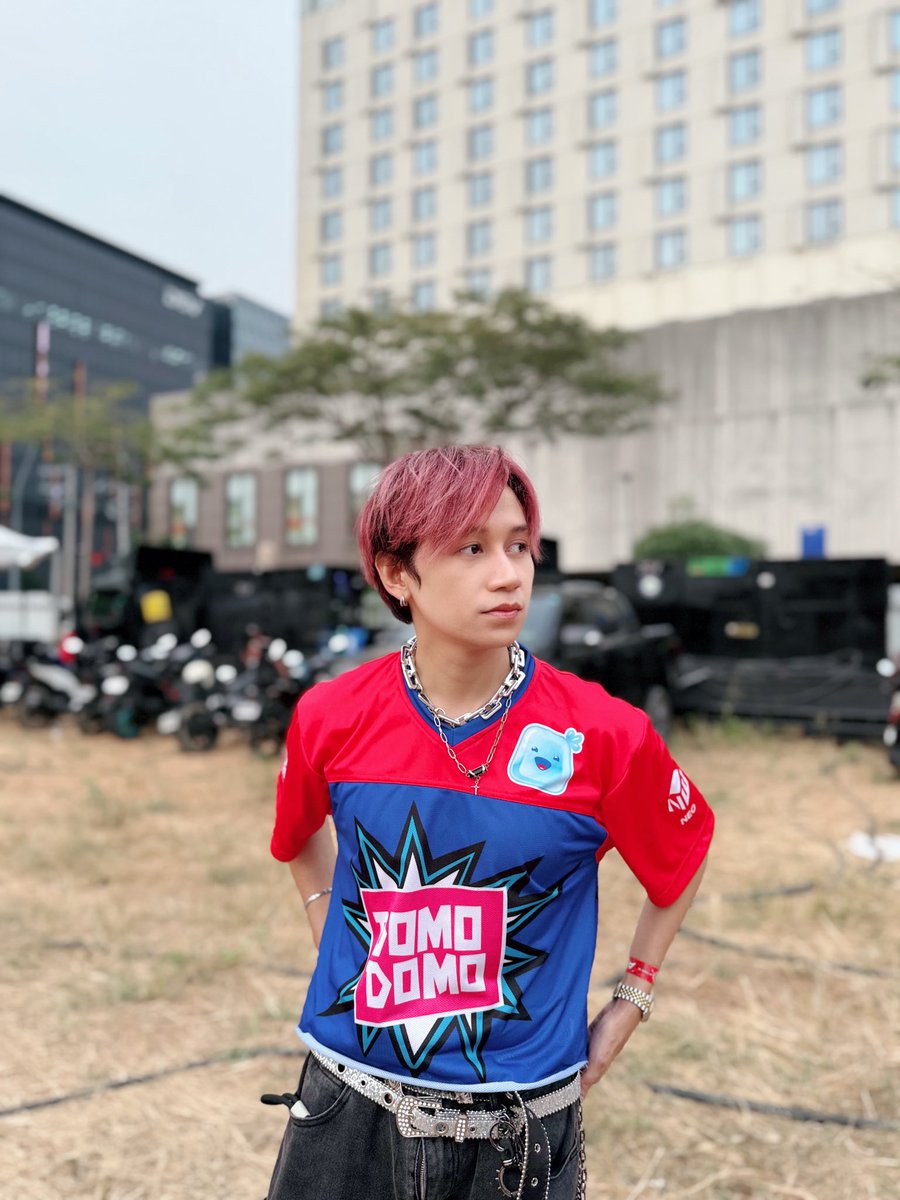 neophofficial's tweet photo. “Core memory unlocked: Performing at Howlers Festival”

Special thanks to DOMO DOMO 
Management: Celebrity Studio
Skin: Dear Self, Aesthetic &amp; Wellness Center
Haircut: Team Sir George Salon Timog

#NEO_LUIZ #NEO_PH #HowlersFestival #NEOMoments #PPOPVibes https://t.co/9cxAirSlkw