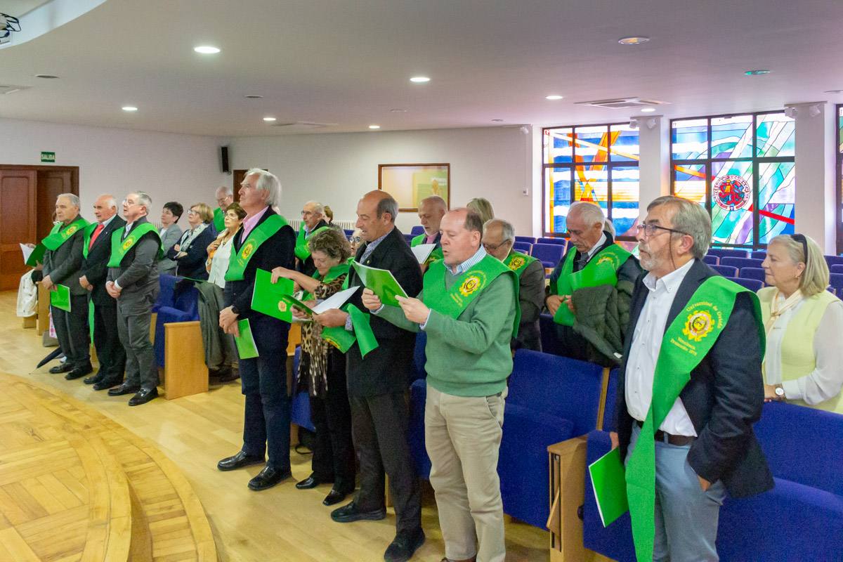 unileon's tweet photo. 🎓💚 50 años después, la promoción de Veterinaria de 1976 ha vuelto a la Universidad de León para reencontrarse con su historia, sus compañeros y el lugar donde comenzó todo.

✨ Medio siglo después, el vínculo con la ULE sigue más vivo que nunca.

#ULE #Veterinaria #OrgulloULE https://t.co/GfLssU7Cl8