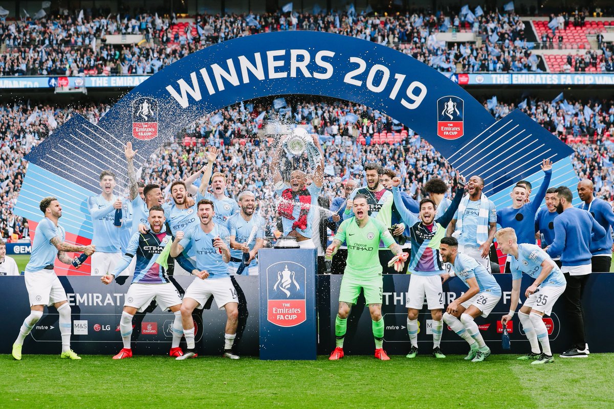 ManCityCatala's tweet photo. Avui fa set anys: FOURMIDABLES 🏆🏆🏆🏆

L'únic club anglès en guanyar els quatre títols nacionals en una temporada 🩵 https://t.co/AOA8a87PHF